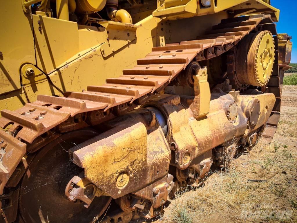 CAT D10 Buldožerji goseničarji