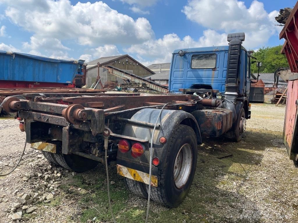 Scania 82M Razstavljivi tovornjaki z žičnimi dvigali