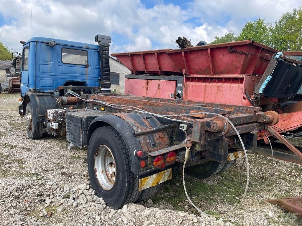 Scania 82M Razstavljivi tovornjaki z žičnimi dvigali