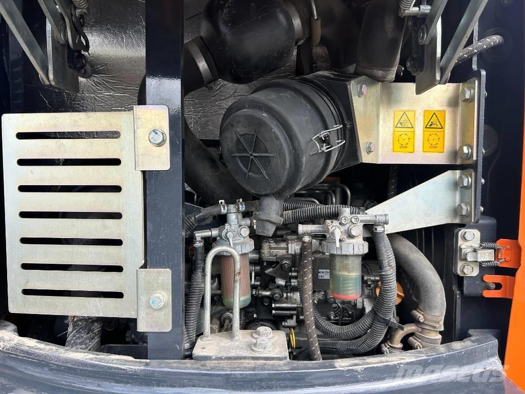 Hitachi ZX 26 U-6 Mini bagri <7t