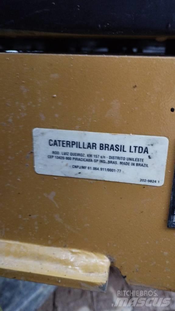 CAT 313D2L Bagri goseničarji