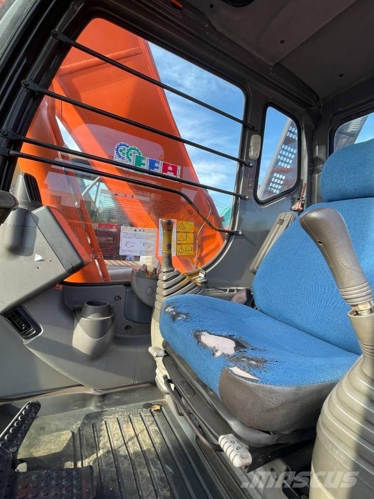 Hitachi ZX 240 Bagri goseničarji