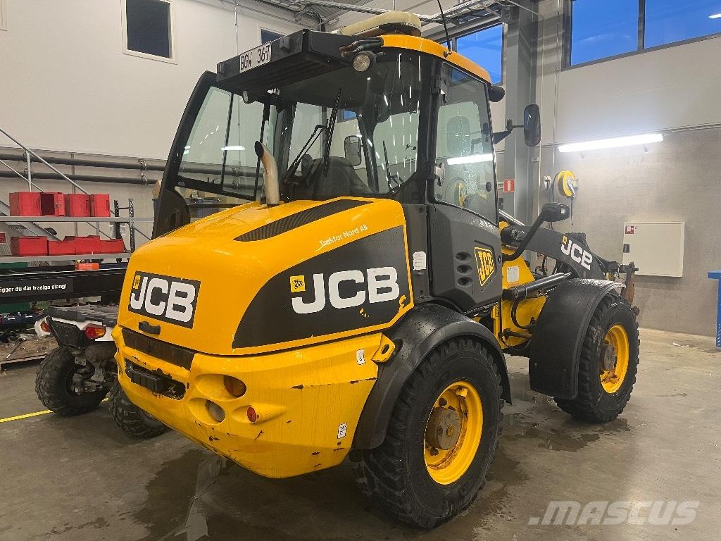JCB 409 Kolesni nakladalci