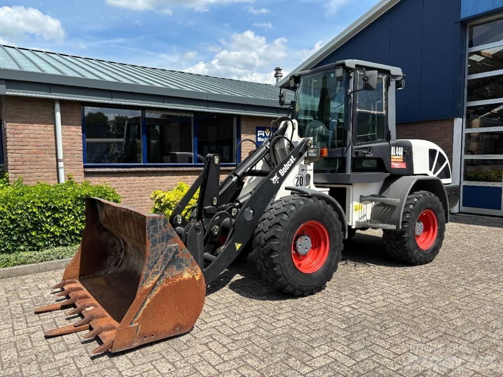 Bobcat AL 440 D Kolesni nakladalci