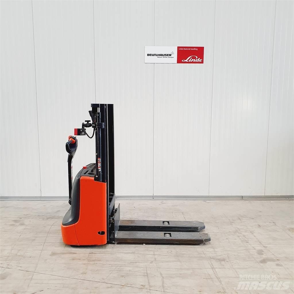 Linde L12 Ročni električni viličar
