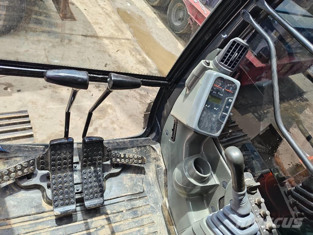 Hitachi ZX 130 LC Bagri goseničarji