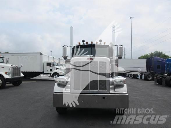 Peterbilt 388 Vlačilci