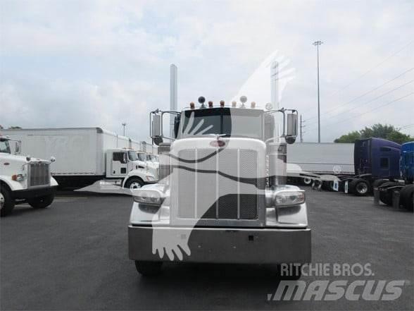 Peterbilt 388 Vlačilci