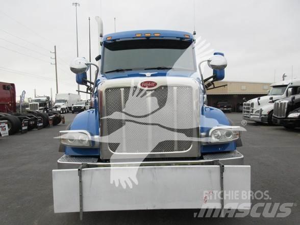 Peterbilt 567 Vlačilci