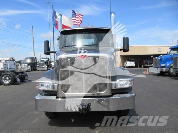 Peterbilt 567 Vlačilci