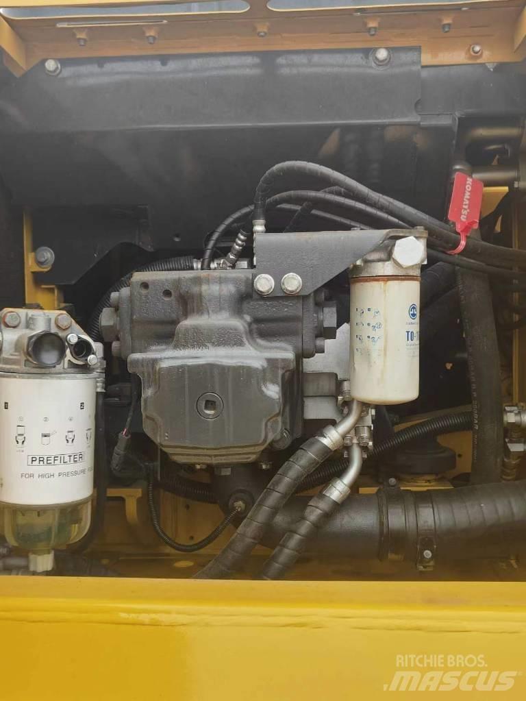 Komatsu PC200 Bagri goseničarji