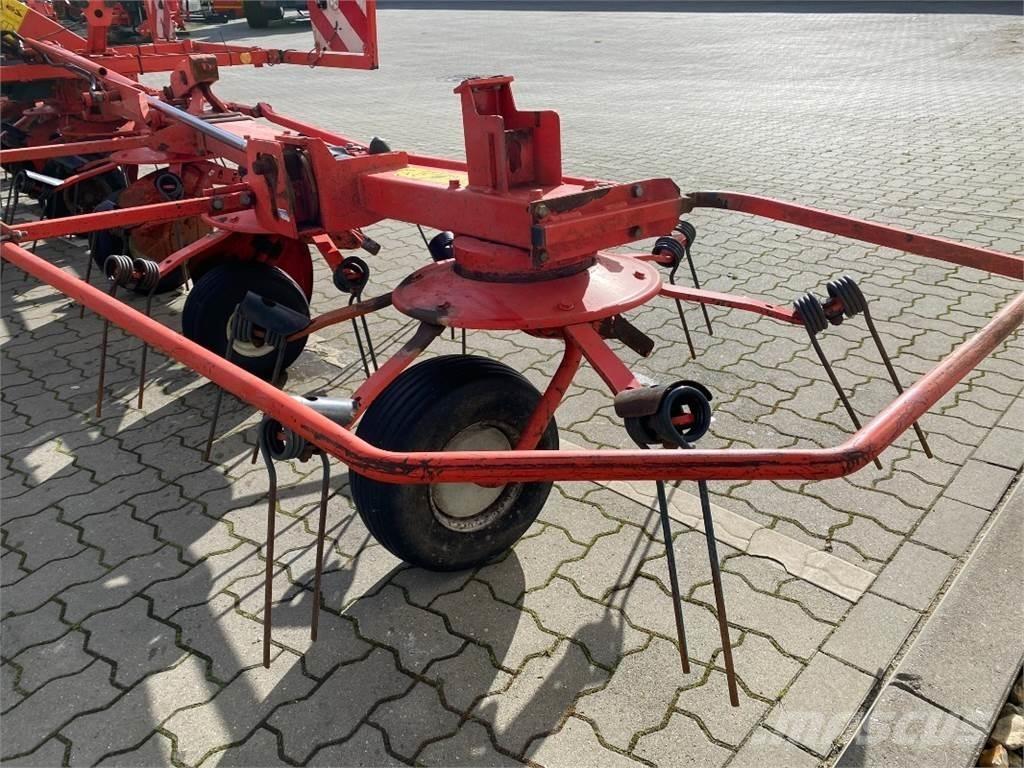 Kuhn GF 8702 Obračalniki in zgrabljalniki