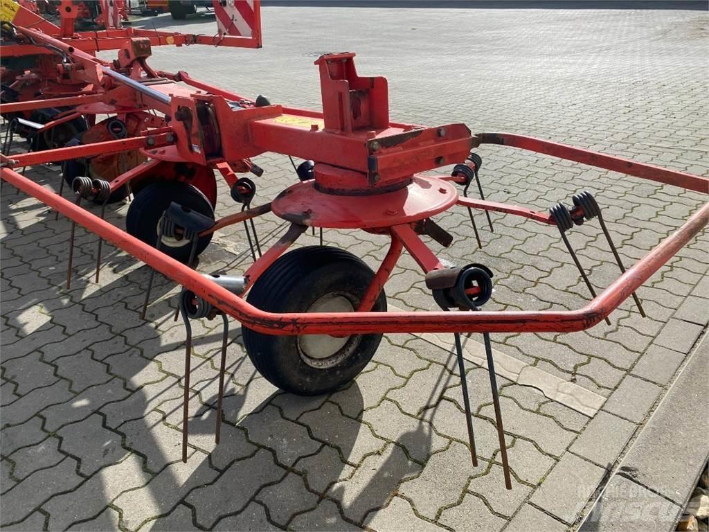 Kuhn GF 8702 Obračalniki in zgrabljalniki
