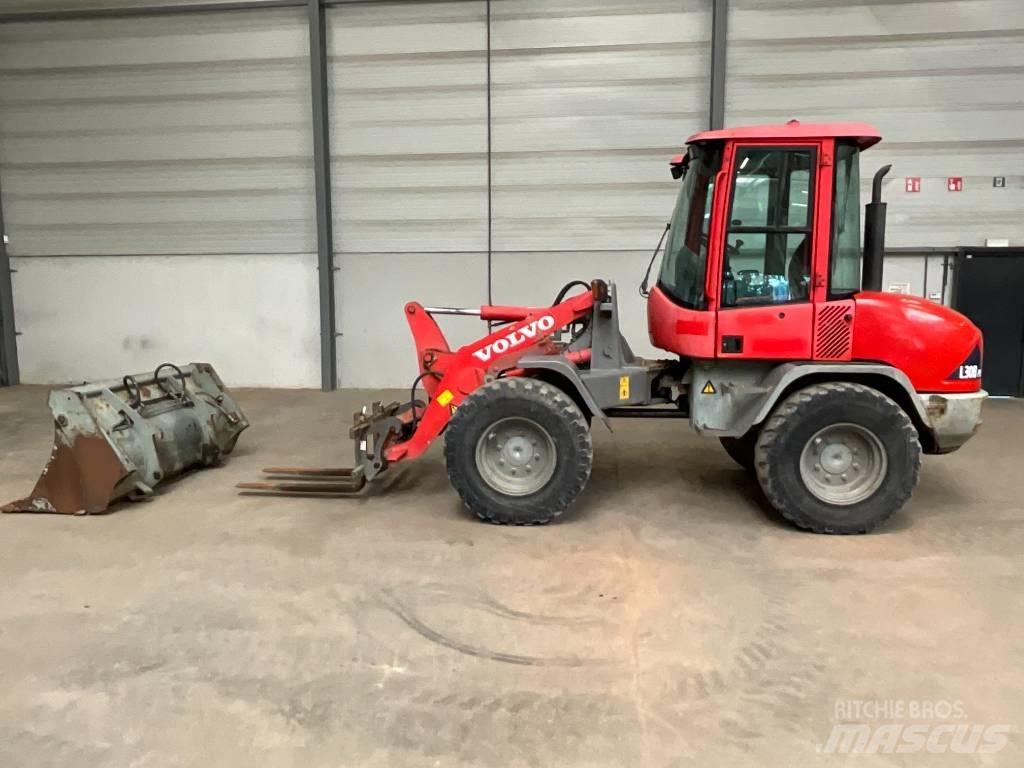 Volvo L 30 B-Z/X Kolesni nakladalci