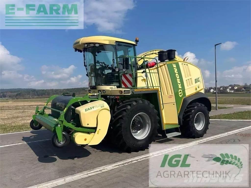 Krone big x 700 i Stroji za krmo na lastni pogon