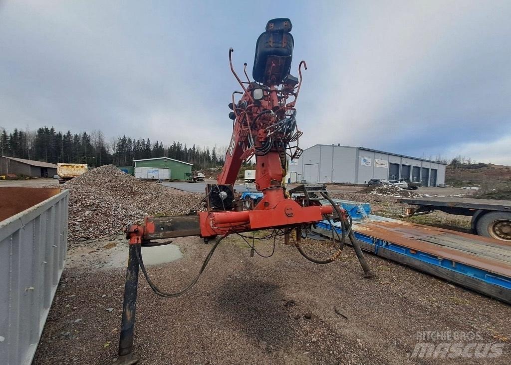 Loglift 96 S Žerjavi za hlode