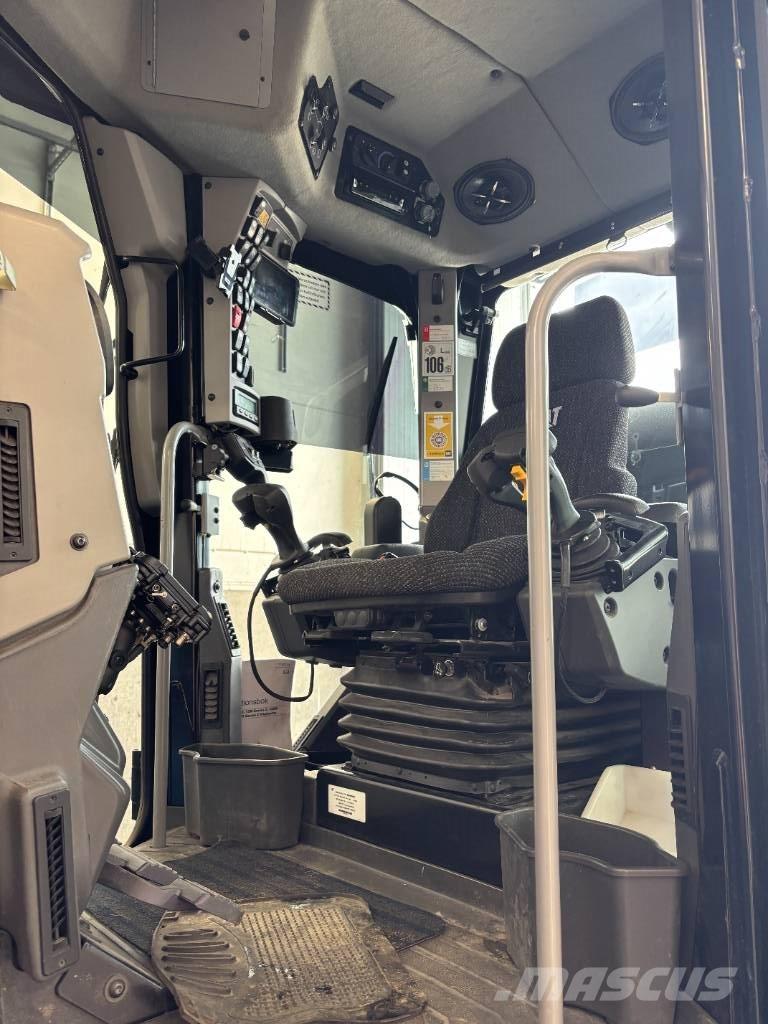 CAT 120 AWD Grederji