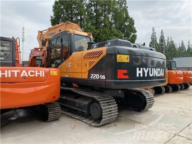 Hyundai Robex 220 LC Bagri goseničarji