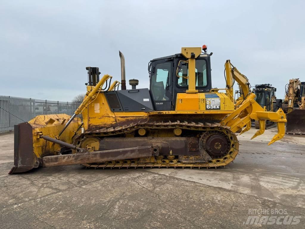 Komatsu D65EX-15 Buldožerji goseničarji