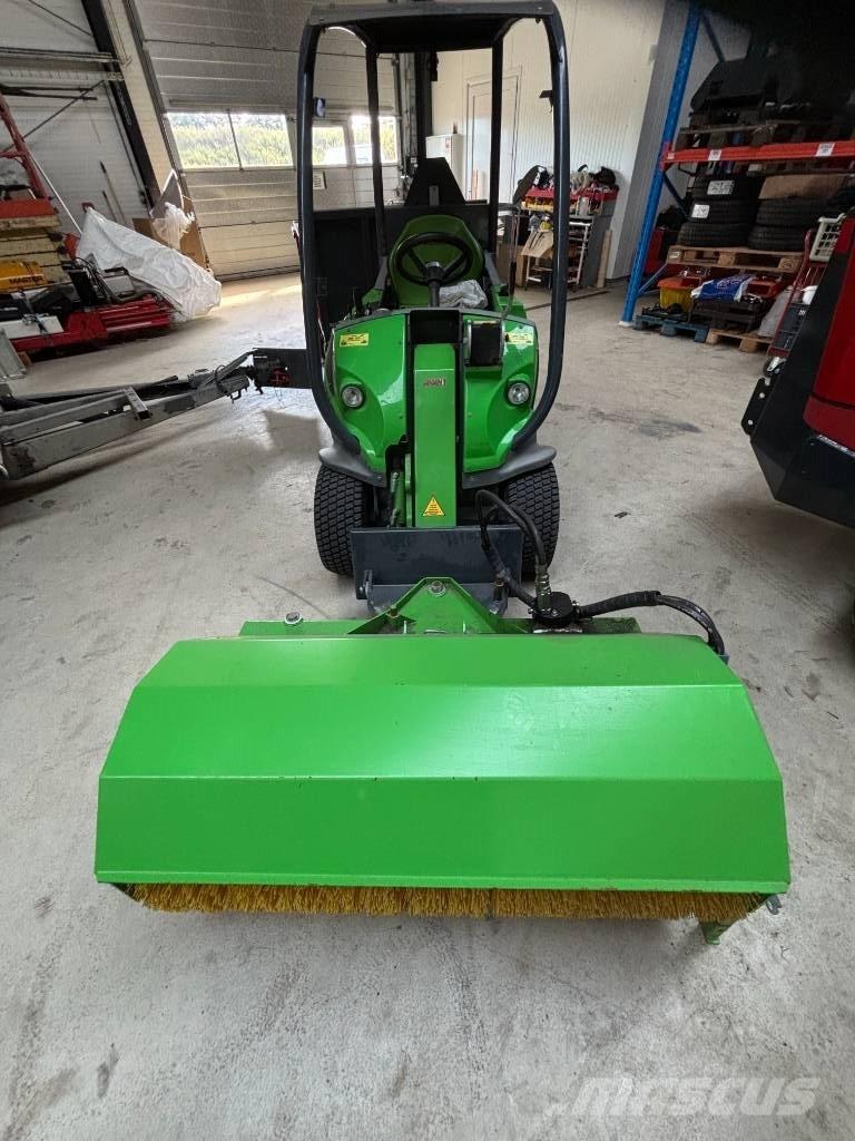Avant 220 Mini nakladalci