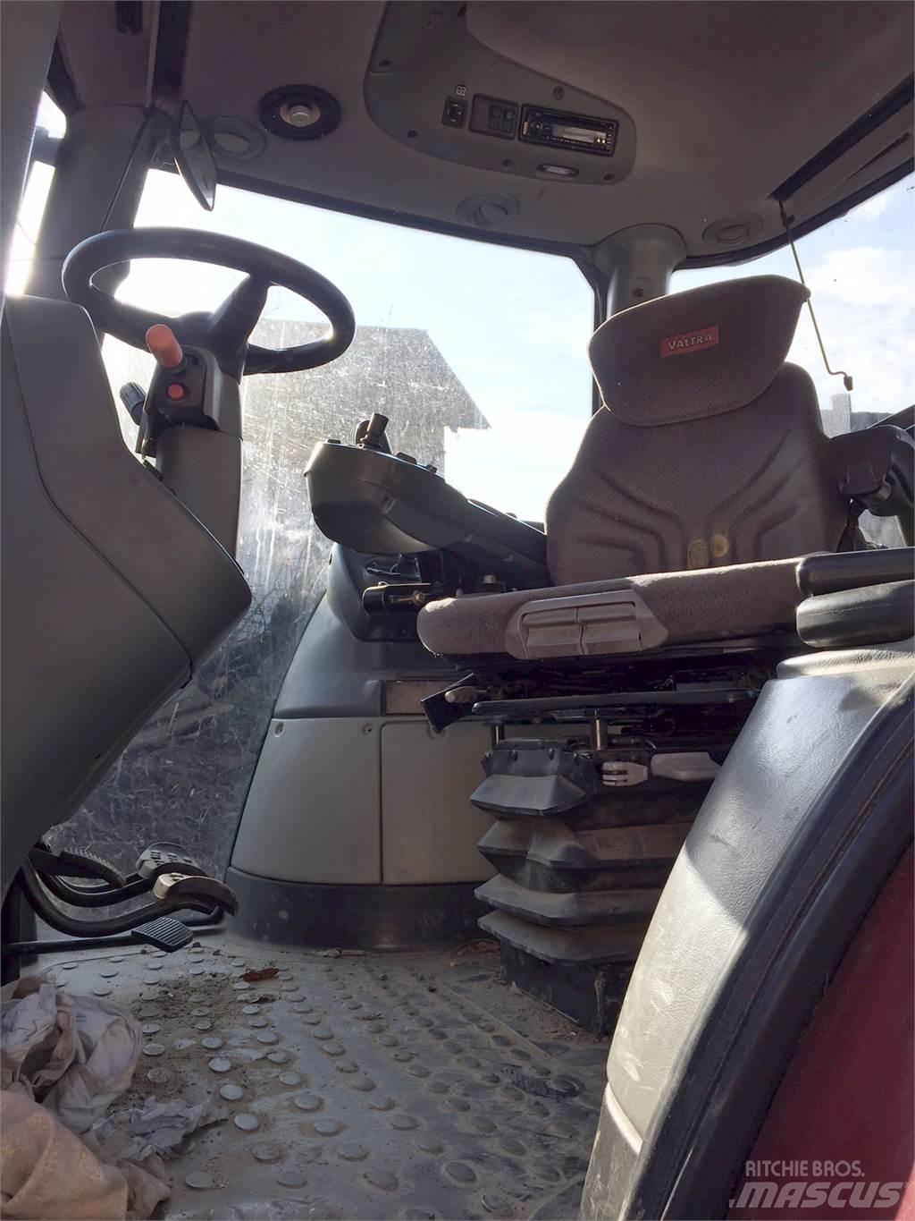 Valtra S280 Traktorji