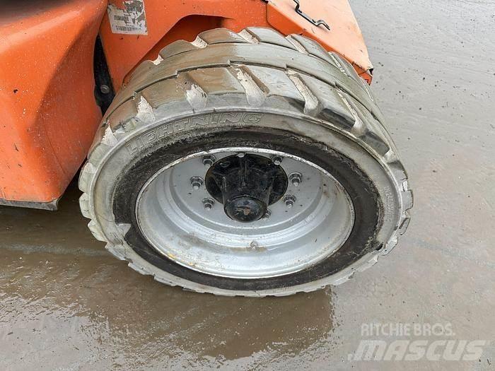 JLG E450AJ Druga dvigala in dvižne ploščadi