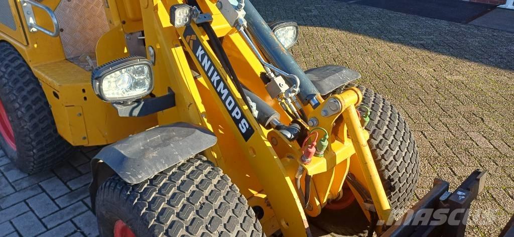 Knikmops KM 130 Mini nakladalci