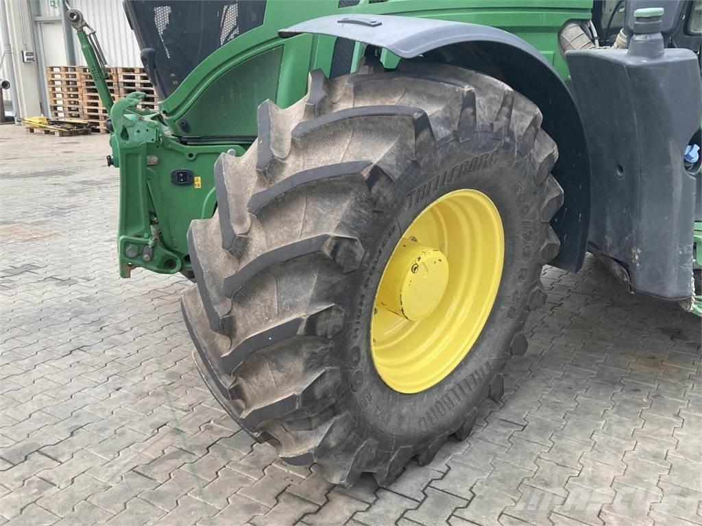John Deere 6250R Traktorji