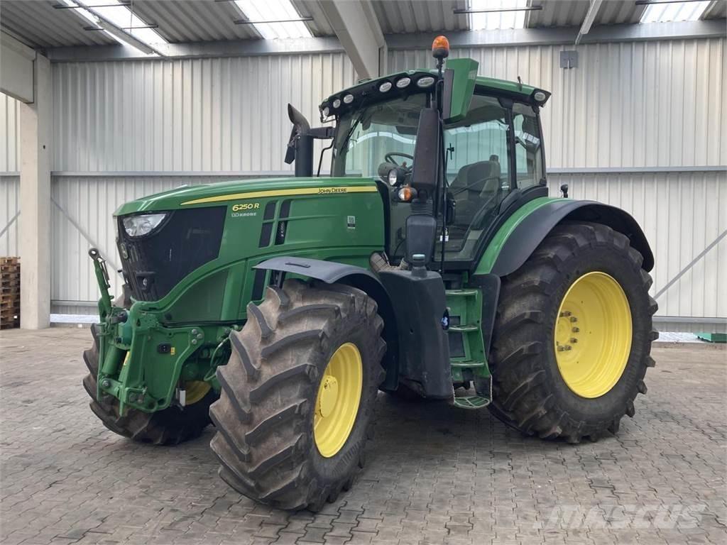 John Deere 6250R Traktorji