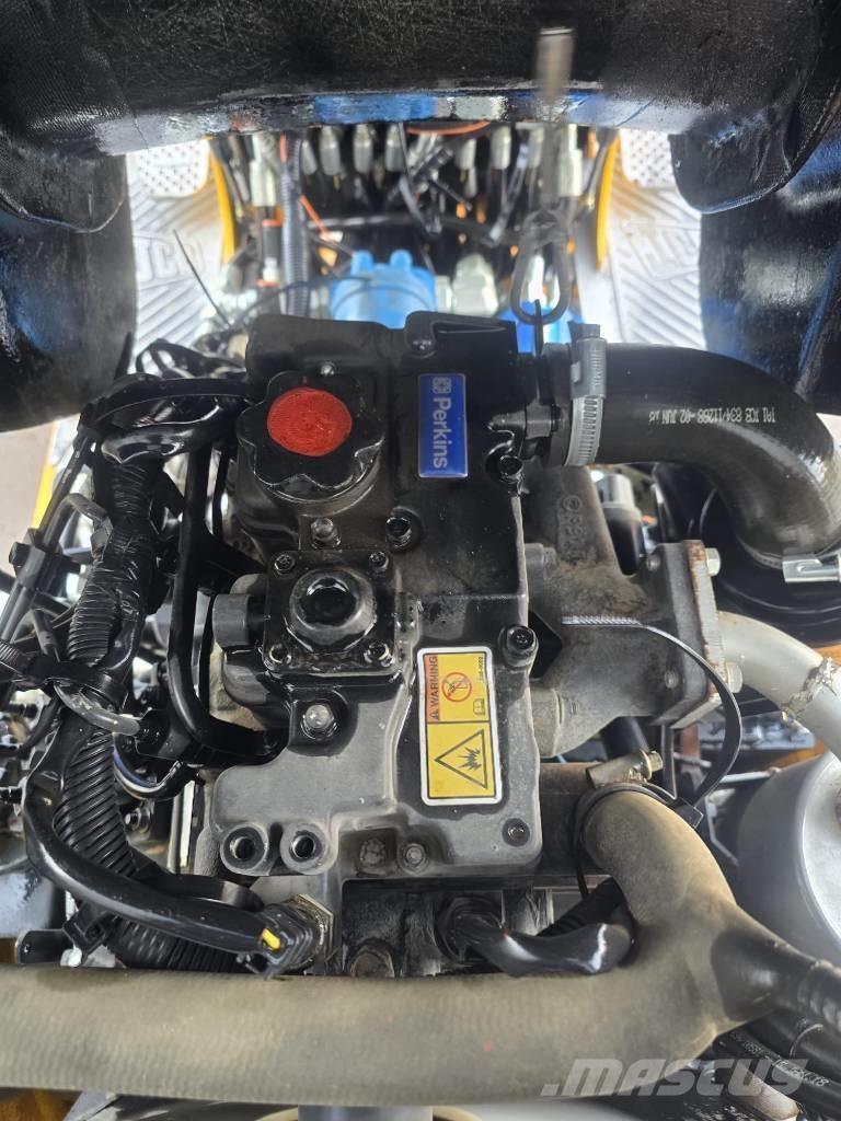 JCB 8008 CTS Mini bagri <7t