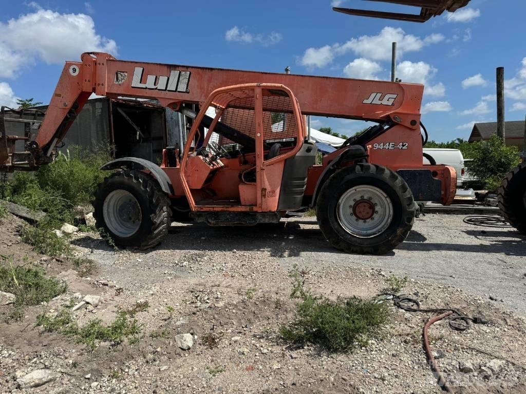 JLG 944 E-42 Teleskopski viličarji