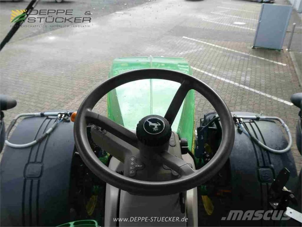 John Deere 8310R Traktorji