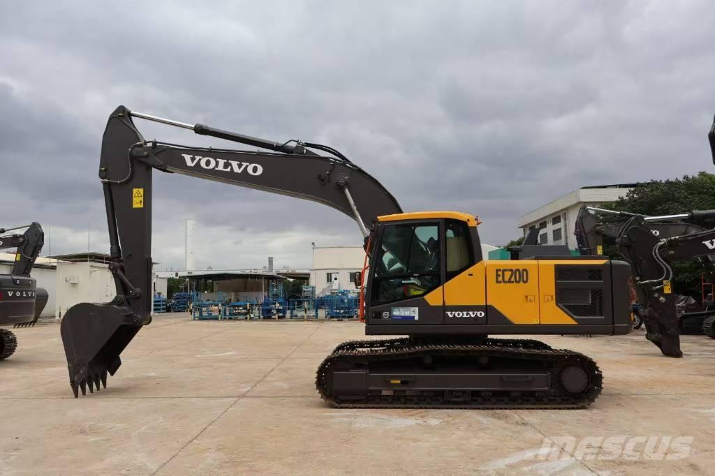 Volvo EC 200 Bagri goseničarji