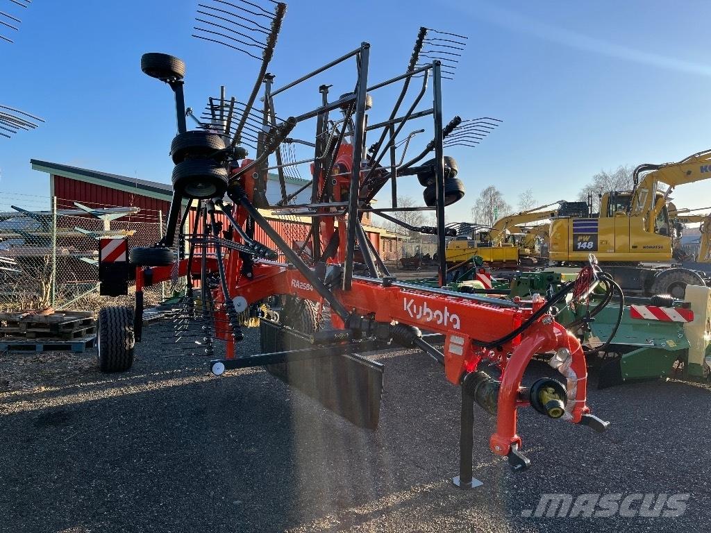 Kubota RA2584 Zgrabljalniki
