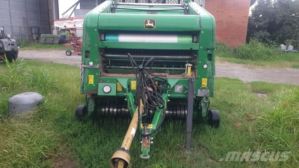 John Deere F 450 Balirke (okrogle bale)