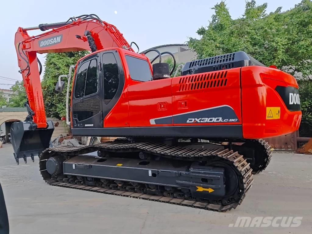 Doosan DX 300 LC-9C Bagri goseničarji
