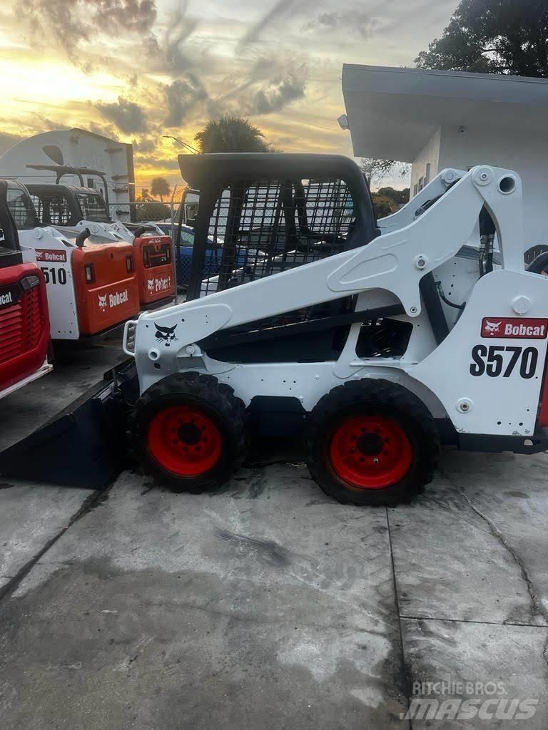 Bobcat S570 Skid steer mini nakladalci