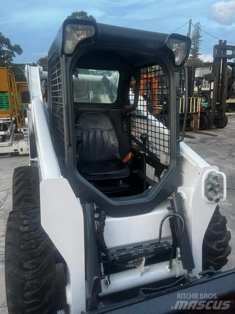 Bobcat S570 Skid steer mini nakladalci