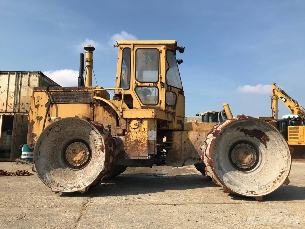 CAT 815 Kompaktorji tal