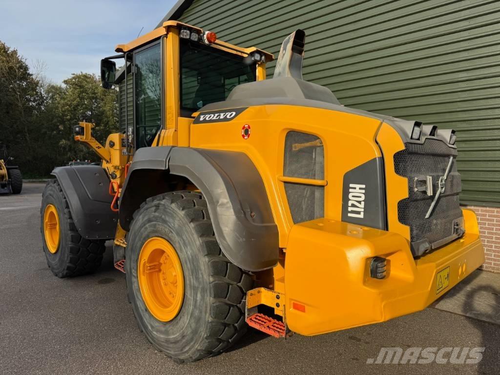 Volvo L 120 H Kolesni nakladalci
