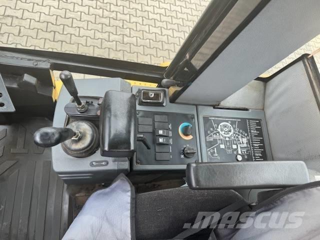 CAT IT 14 G Kolesni nakladalci