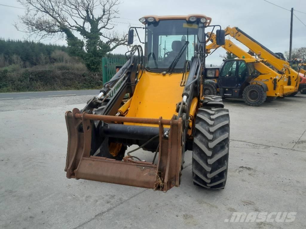 JCB 412 Kmetijski teleskopski nakladalci