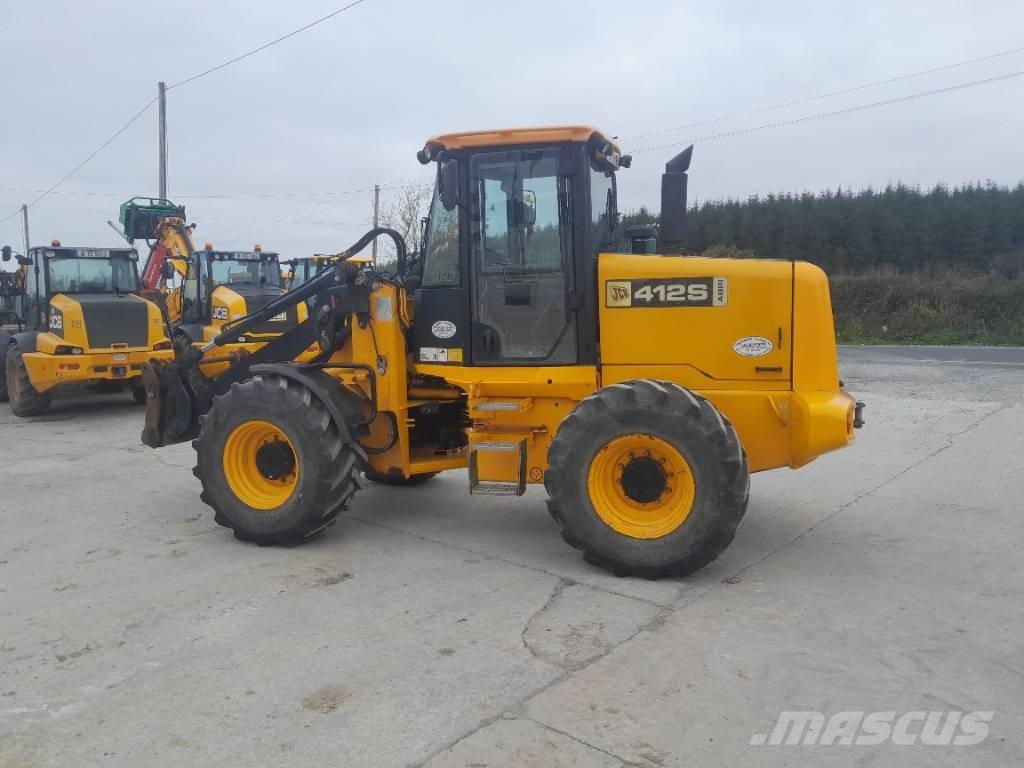 JCB 412 Kmetijski teleskopski nakladalci