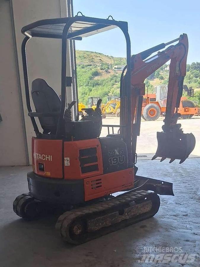 Hitachi ZX19U Mini bagri <7t