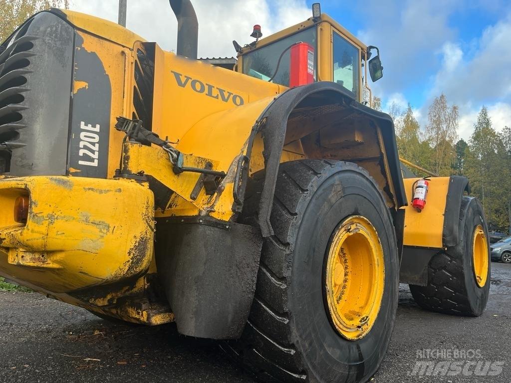 Volvo L 220 E Kolesni nakladalci