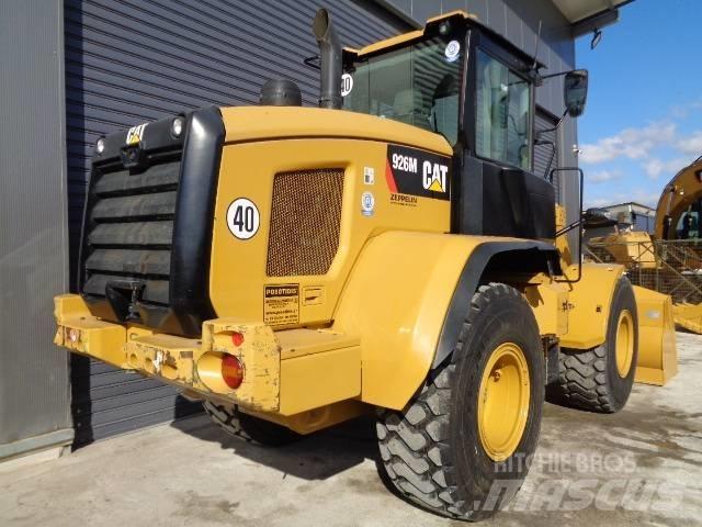 CAT 926M Kolesni nakladalci
