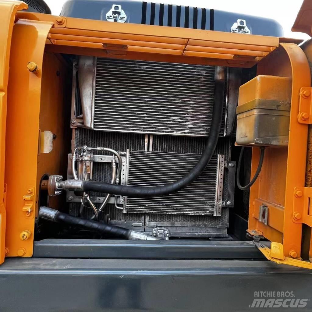 Hyundai R220-9S Bagri goseničarji