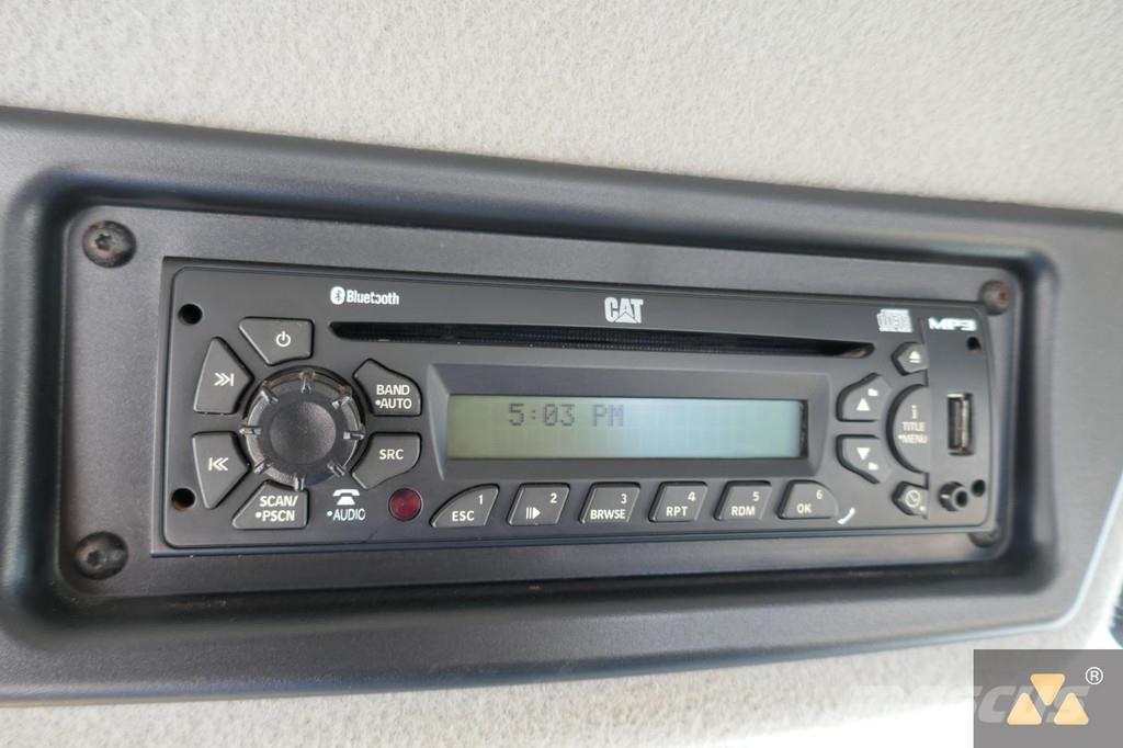 CAT 962K Kolesni nakladalci