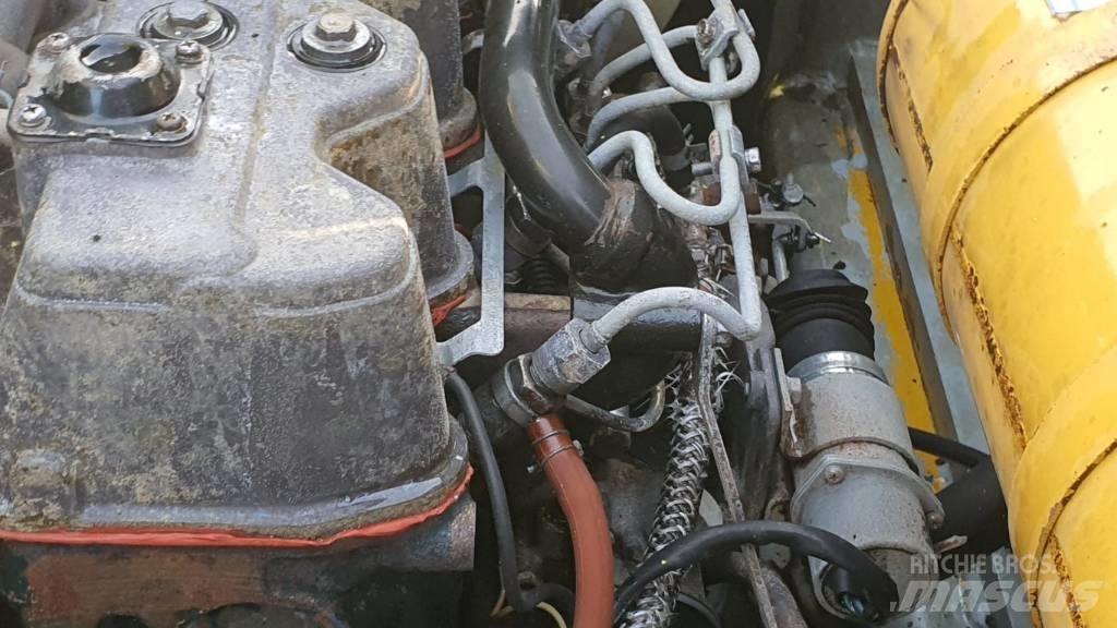 Sakai TS 160 Kolesni valjarji s pnevmatikami