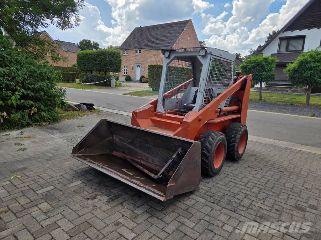 Thomas T170 Skid steer mini nakladalci
